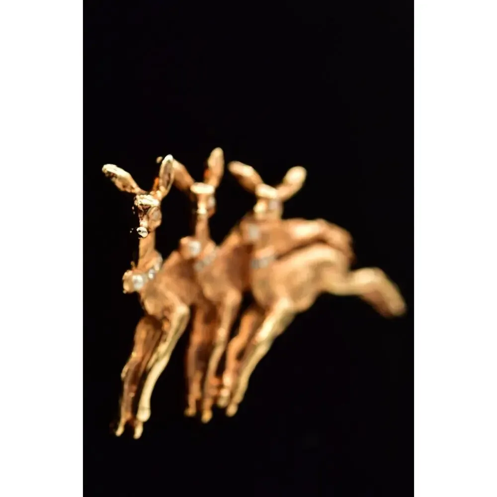 Unbranded stunning pin